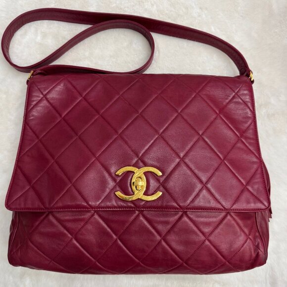 CHANEL Red CC Quilted Lambskin Crossbody/Messenger Bag - Picture 1 of 10